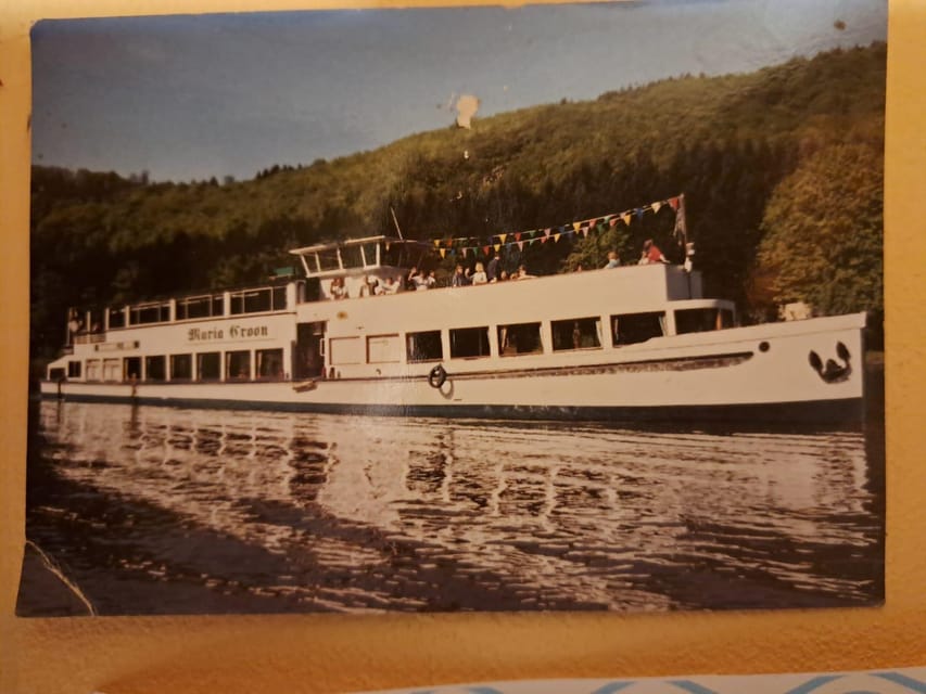 1 hour boat cruise with fragrant coffee and homemade strudel - The Old Town weir and the changing river view
