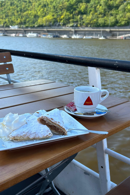 1 hour boat cruise with fragrant coffee and homemade strudel - Is $20 a good value?