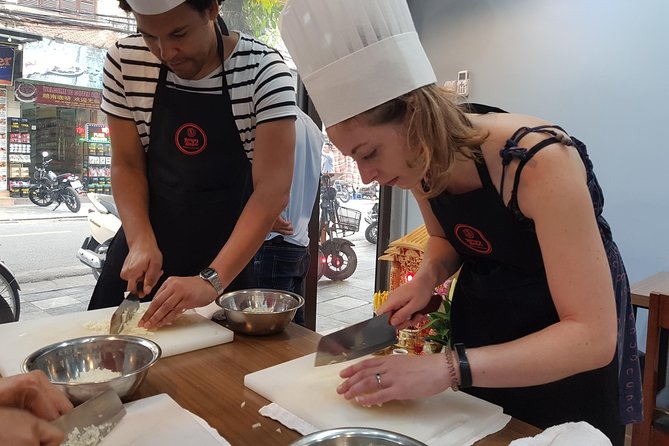 3 Dishes cooking + Egg Coffee bonus & Local Market Tour - Eating what you cooked, with egg coffee as a bonus