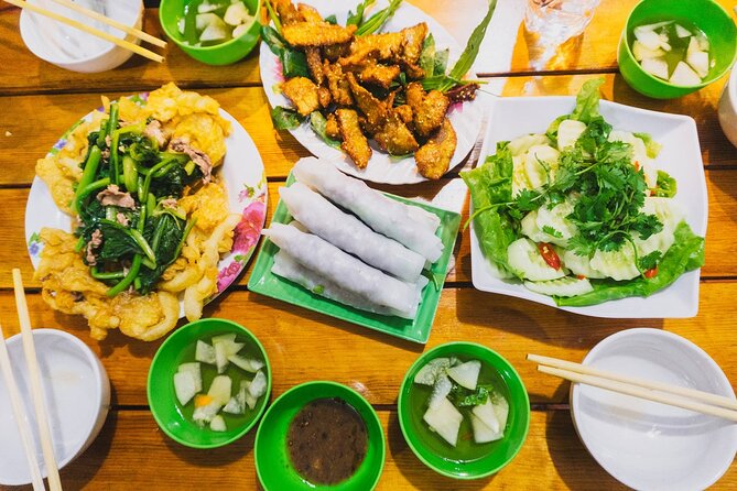 3-Hours Morning Hanoi Foodie Tour & Mini Coffee Class - How the guides shape the experience