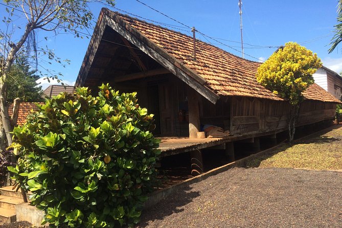 Amazing Coffee full-day tour in Buon Ma Thuot - Daklak - Trung Nguyen Coffee Village and three coffee varieties