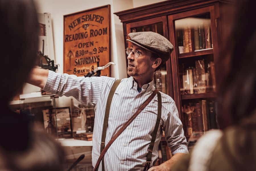Ballarat: City Tales Guided Walking Tour + Coffee - Lanes, shops, cafes, and street art