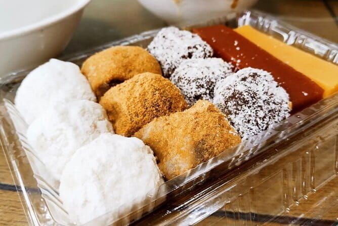 Beijing Hutong Breakfast & Coffee Tour - A breakfast start on Dengshikou Avenue