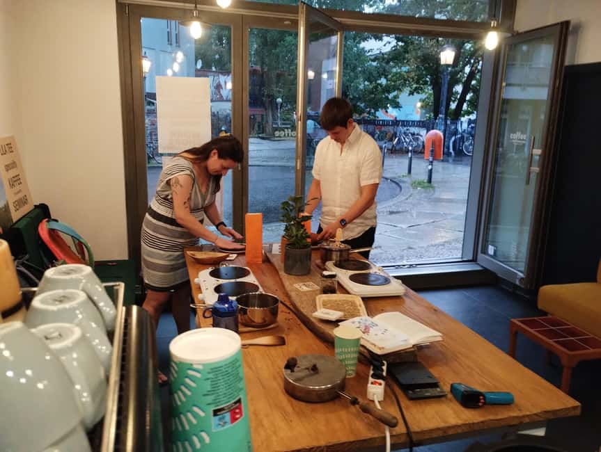 Berlin: DIY Coffee Roasting Workshop - Grinding and brewing the fresh batch