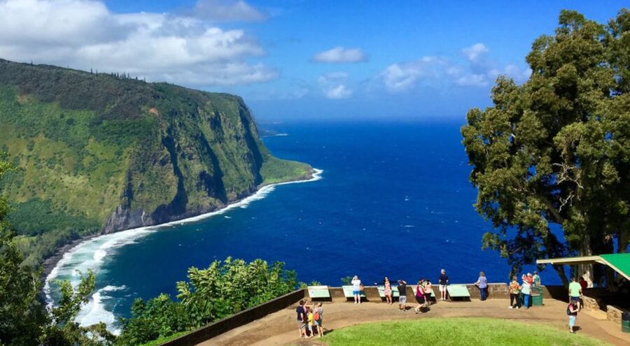 Big Island: Volcanoes, Waterfalls, & Coffee Farm Day-Trip - Akaka Falls and Rainbow Falls