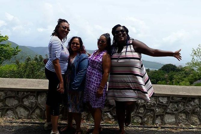 Blue Mountains Coffee Private Tour from Kingston - The short hike and mountain views