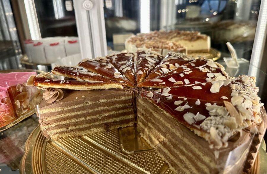 Budapest: Coffee House Tour with Cofffee & Dessert Tasting - Timing, flexibility, and practical details