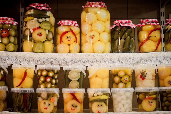 Budapest Urban Feast - Food Tour with Wine Tasting & Coffee House - What the guide adds to the experience