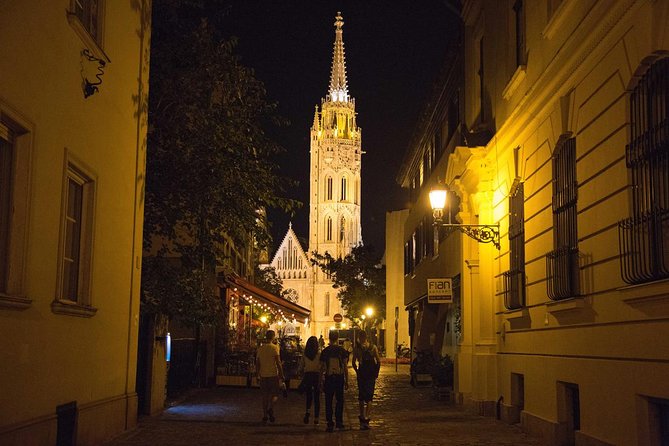 Castle District tour with Matthias Church Ticket & Cake & Coffee - Why Castle Hill works well as a focused half-day tour