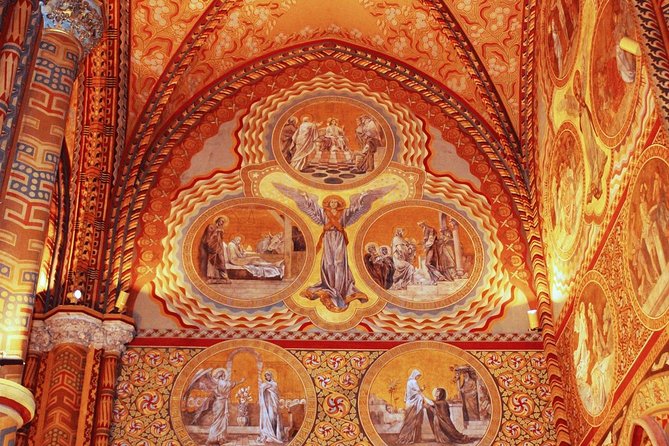 Castle District tour with Matthias Church Ticket & Cake & Coffee - Matthias Church, the tour’s key interior visit