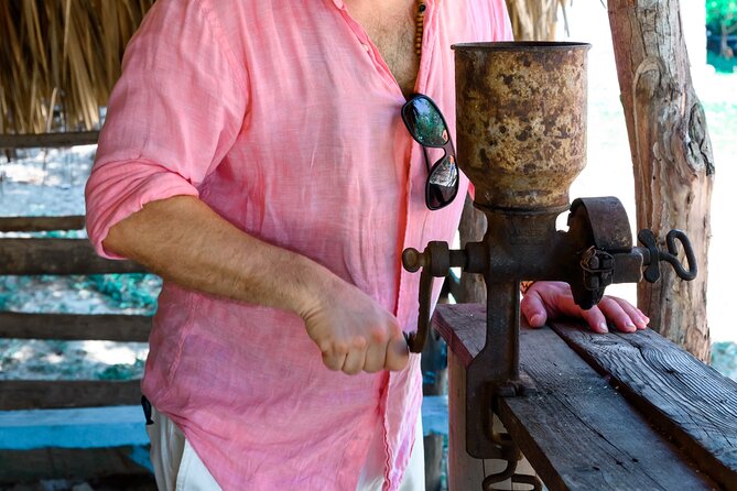 Cigar, Coffee and Mofongo Tour in Dominican Republic - Learning to make mofongo
