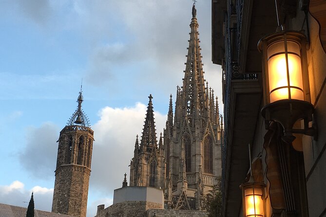 Coffee and Art Tour walking Gothic Quarter, Official Guide - Imagin Café closes the tour in present-day Barcelona