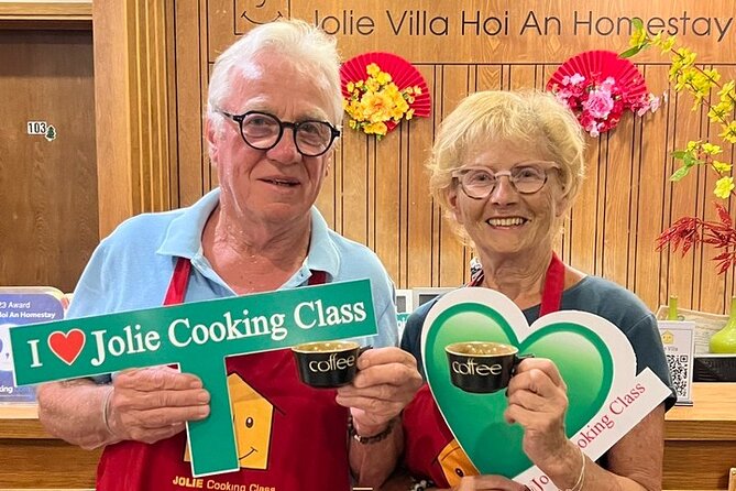 Coffee Making and Banh Mi Class Hoi An - The opening coffee session