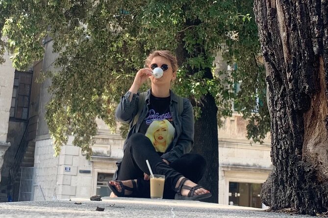 Coffee, storytelling & walk - The best private tour of Split - Entering Diocletian’s Palace through the substructures