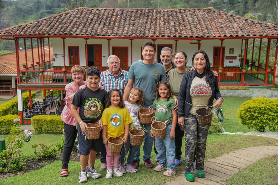 Coffee Tour Salento-Ocaso Farm- English Tour - The opening lesson: coffee species, planting, and growth