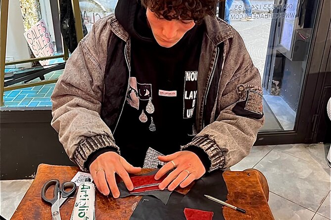 Create your own leather wallet in Florence + coffee - The finished wallet as a Florence souvenir