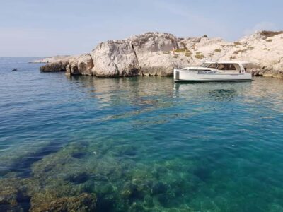Cruise, Coffee and Swimming in the Calanques of Frioul