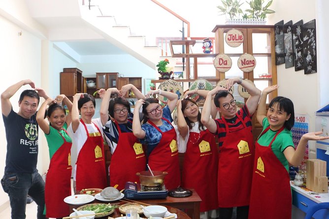 Da Nang Cooking Class with Coffee Tasting and Market Visit - What the small group changes