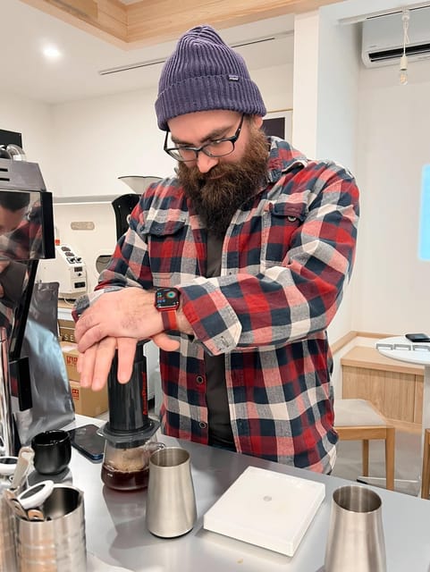 Discover Japanese Coffee Brewing Experience at Tokyo - Siphon brewing and the visual side of coffee