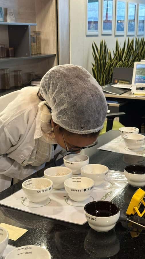 Ethiopia coffee cupping class/Ethiopian food injera making - Making injera on a mitad