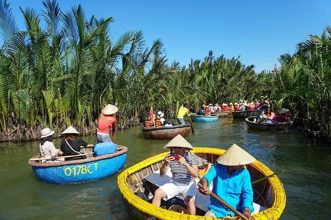 Experience Making & Tasting Vietnamese Coffee in Hoi An - Making traditional phin coffee