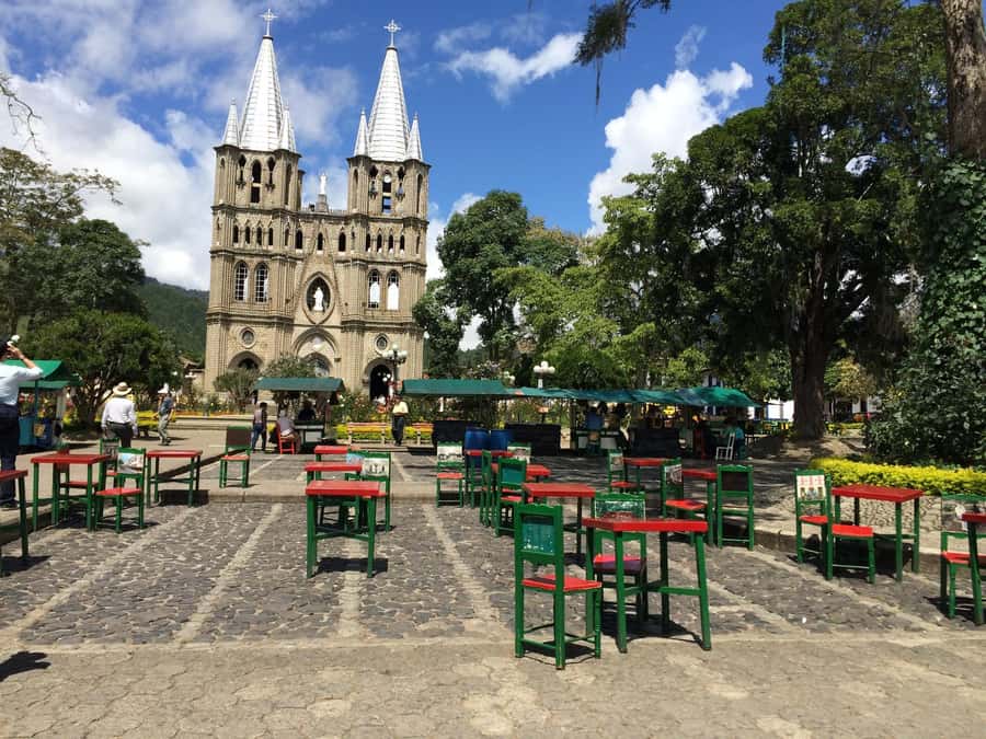 From Medellin: Day Trip to a Jardin Coffee Plantation - The winding road into Antioquia’s coffee country