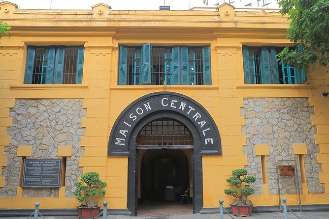 Ha Noi City Tour & Coffee Class - Temple of Literature and Vietnam’s first university