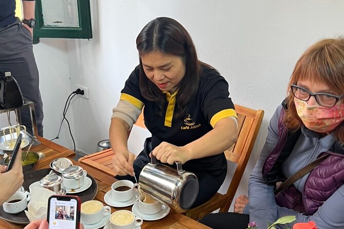 Ha Noi Egg Coffee Class - Making Hanoi egg coffee by hand