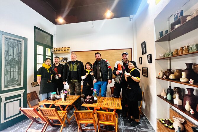 Ha Noi Egg Coffee Class - Extra touches, from salt coffee to coffee art