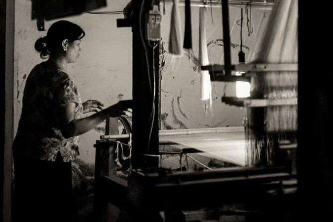 Half Day Tour Van Phuc Silk Village and Train Street Coffee - Who should book this tour?