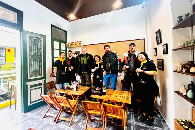 Hanoi Egg Coffee Class and Street Food Walking Tour - Banh mi, chè, and the sweeter finish