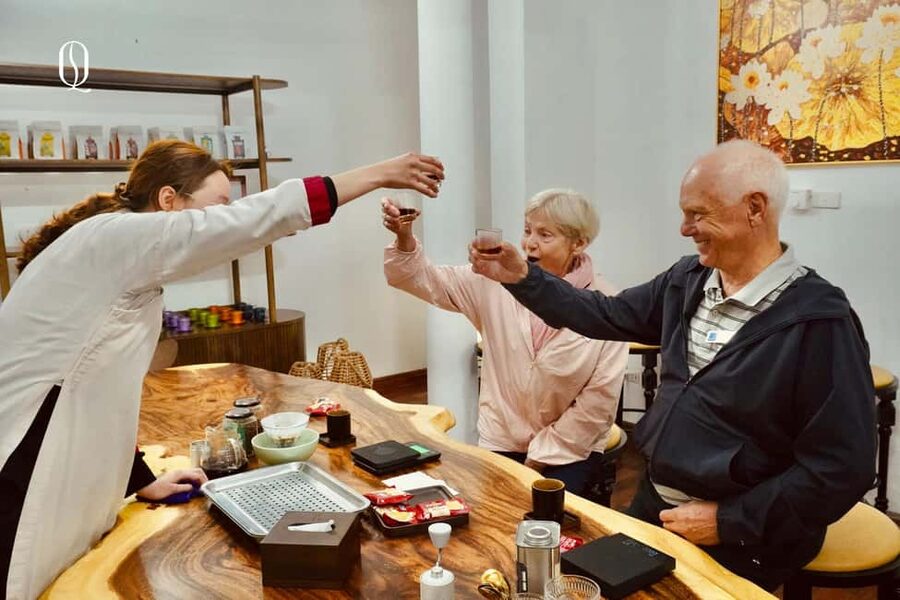 Hanoi: Hands-On 5 Vietnamese Coffees & 3 Local Wines Tasting - Learning where Vietnamese coffee comes from