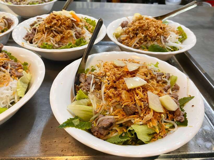 Hanoi: Vietnamese Street Food Tour with Egg Coffee - Starting at Cafe Dinh near Hoan Kiem Lake