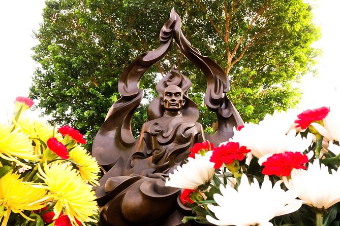 Ho Chi Minh Best Walking Tour: Food, Coffee & History - Bánh Xèo Ngọc Sơn: a satisfying finish