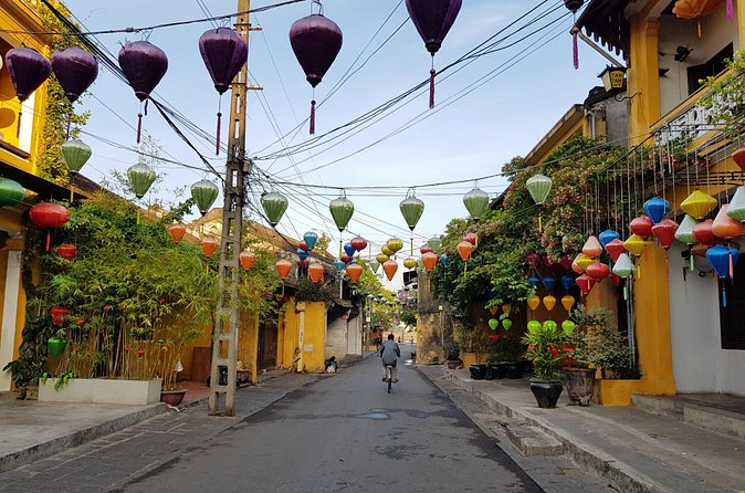 Hoi An Coffee Tasting And Old Town Discovering Tour - Tan Ky Old House and Hoi An’s layered past