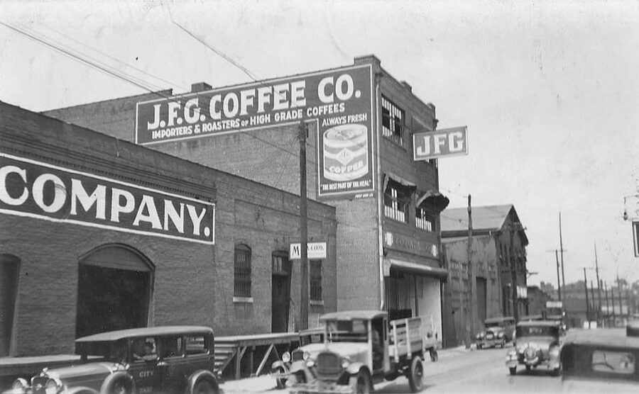 Knoxville: Hidden Gems Walking Tour with Ice Cream & Coffee - My booking advice