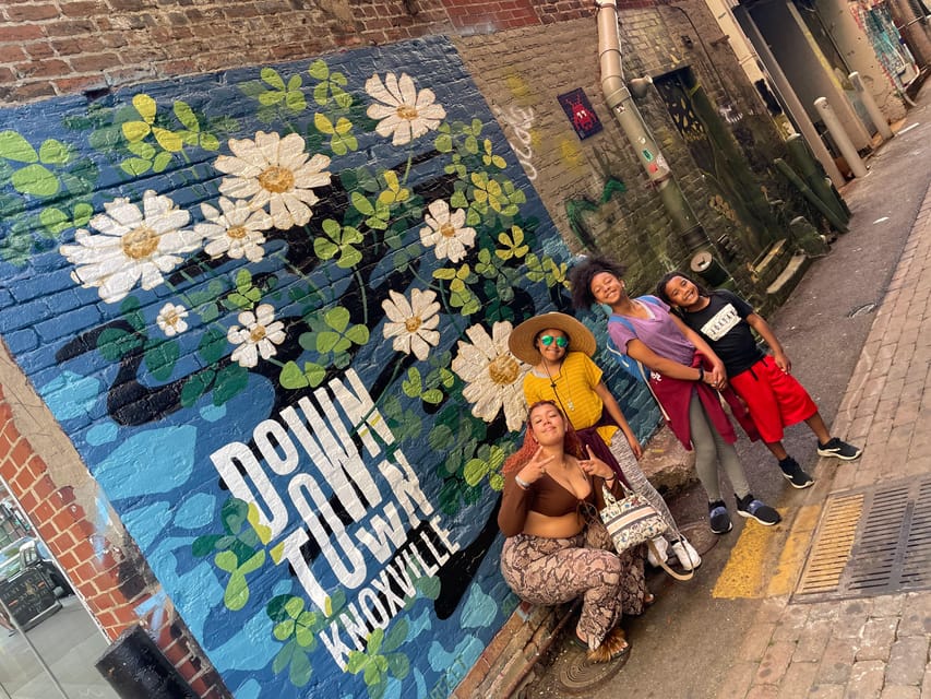 Knoxville: Hidden Gems Walking Tour with Ice Cream & Coffee - Coffee first, with a short café stop
