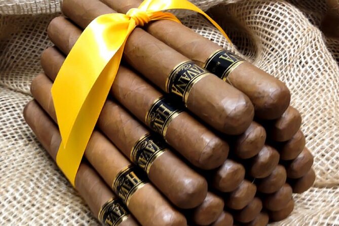 Little Havana Miami: Classic Cars, Cigar Factory, Coffee and more - The difficult stories behind Cuban Miami