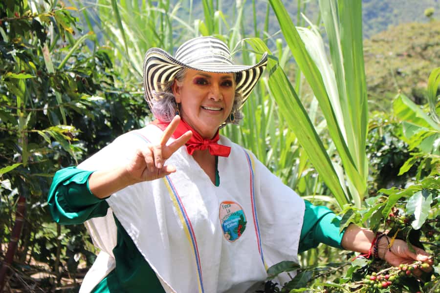 Medellin: Coffee Tour with Hotel Transfers and Meals - Optional horseback riding and the steep hillside