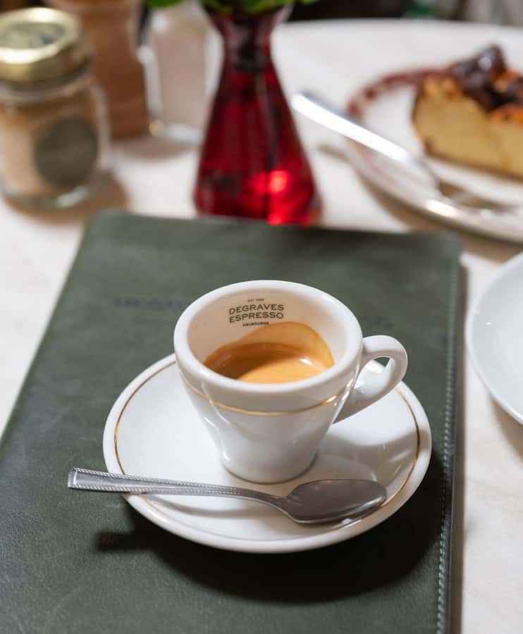 Melbourne Brunch & Coffee Iconic Laneway Degraves Espresso - Behind the counter with specialist baristas