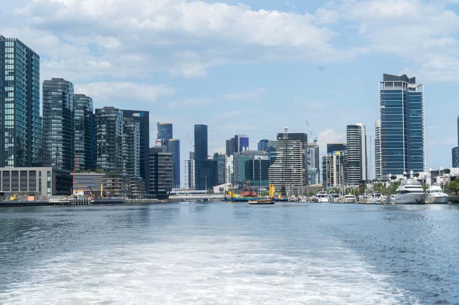 Melbourne City Cruise with Tea, Coffee, and Commentary - Who should choose this Yarra cruise?