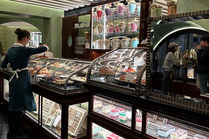 Milan Coffee & History Crawl with a Licensed Tour Guide - Starting at Piazza Cordusio