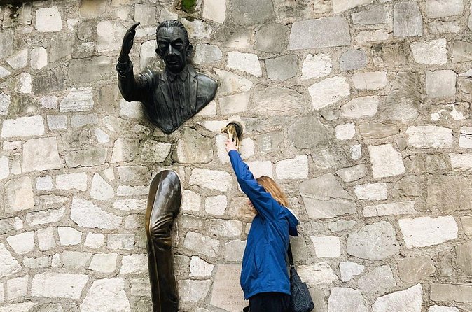 Montmartre & Sacré Coeur : Museum & Coffee In A Tiny Group Tour - Climbing toward Sacré-Cœur