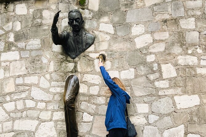 Montmartre & Sacré Coeur : Museum & Coffee In A Tiny Group Tour - Who will enjoy this Montmartre walk most?