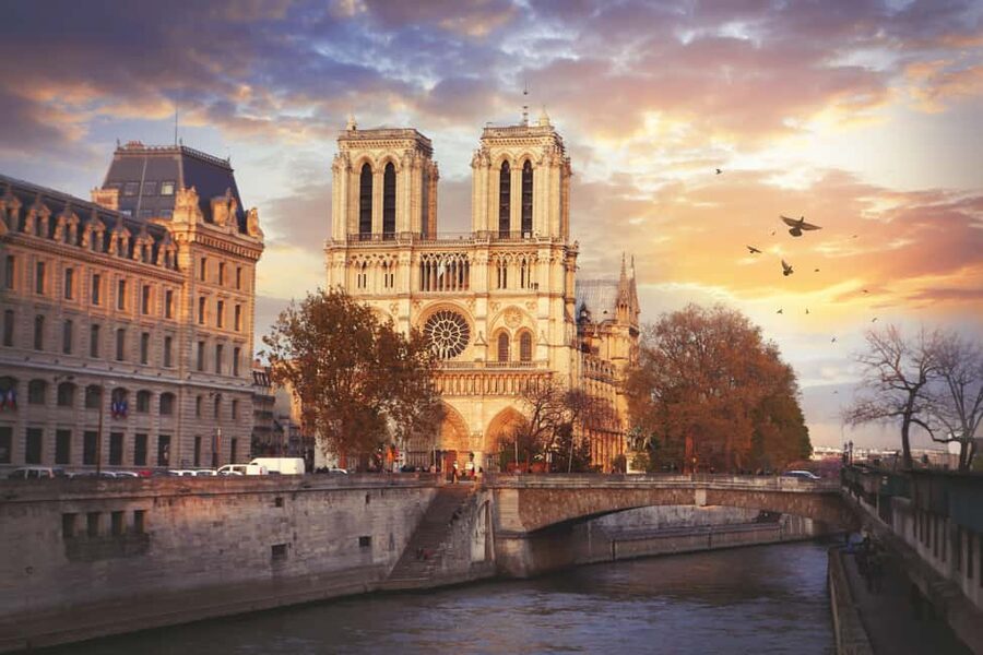 Paris Left Bank: Writers, Revolution, and Black Coffee - Finishing at the Panthéon