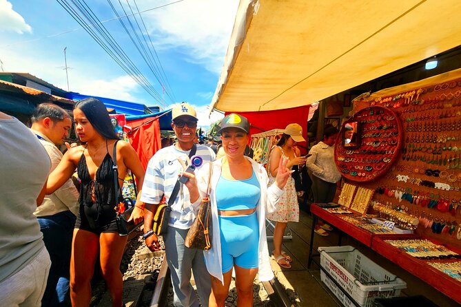 Private Floating Market, Train Market and After Rain Cafe Tour - Who should book this experience?