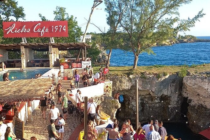 Private Seven Mile Beach and Rick’s Café Tour From Negril Hotels - The move from sand to cliffside sunset