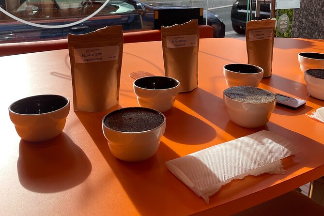 Roast Specialty Coffee with Guided Tasting - A one-hour coffee class at Rua Pinheiro Chagas 16B