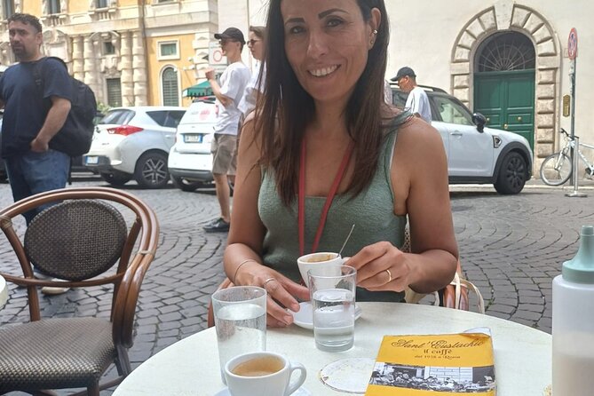 Rome: Private Espresso, Gelato and Tiramisu Food Tour - Learning to spot real artisan gelato
