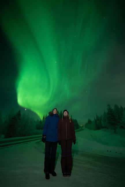 Rovaniemi: Coffee under Northern Lights & Professional Photo - Reading Bz, solar wind, and the night sky